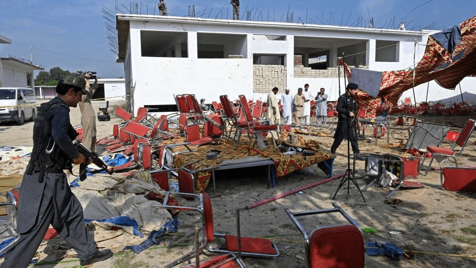 Τρομοκρατικές οργανώσεις κρατούν όμηρο το Πακιστάν