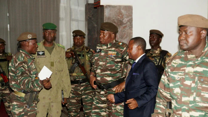 Νίγηρας: Στήριξη από ΗΠΑ και Γαλλία στο «όλα ανοιχτά» της ECOWAS για στρατιωτική επέμβαση