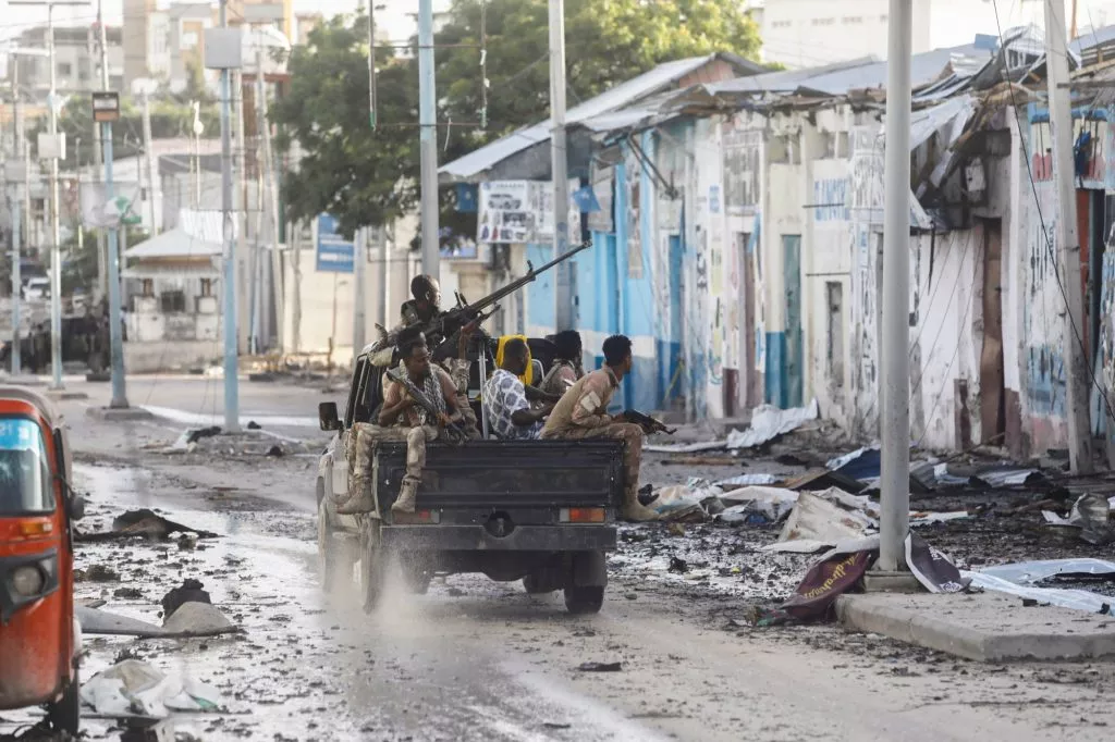 Αεροπορικό πλήγμα των ΗΠΑ στη Σομαλία – «Σκοτώθηκαν 13 μέλη της Σεμπάμπ»