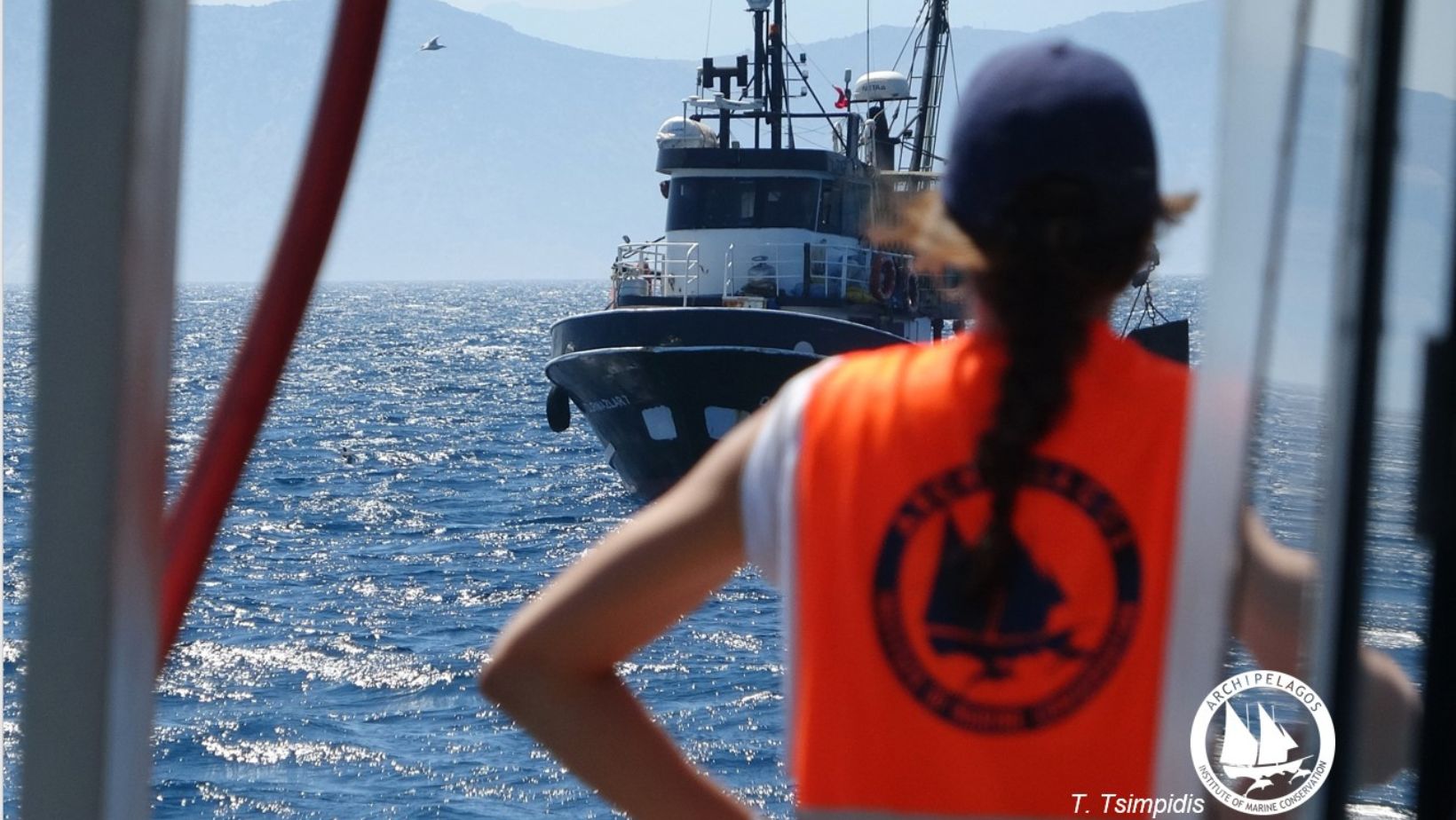 Το παράθυρο ευκαιρίας των κ.κ. Μητσοτάκη-Γεραπετρίτη: Παράνομη και καταστροφική αλιεία από δύο τουρκικές μηχανότρατες σε Σάμο-Φούρνους