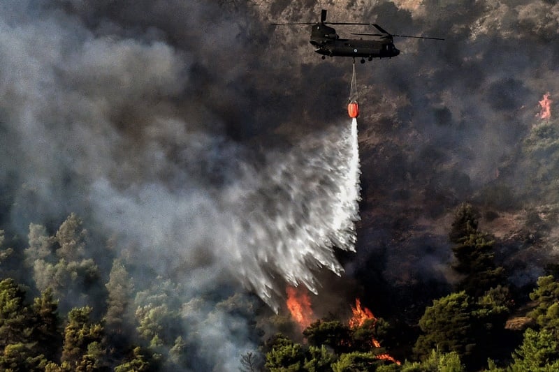 Επί ποδός πολέμου η Πυροσβεστική! 42 νέες δασικές πυρκαγιές το Σαββάτο – Συναγερμός για την Κυριακή