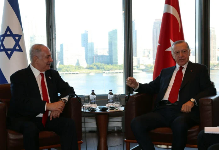 Διπλωματικά «ανοίγματα» της Τουρκίας στο Ισραήλ: Συνάντηση Ερντογάν – Νετανιάχου στη Ν. Υόρκη
