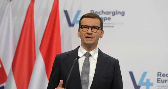 Πρωθυπουργός της Πολωνίας: «Μην προσβάλεις ξανά τους Πολωνούς» – Σκληρή γλώσσα σε Ζελένσκι