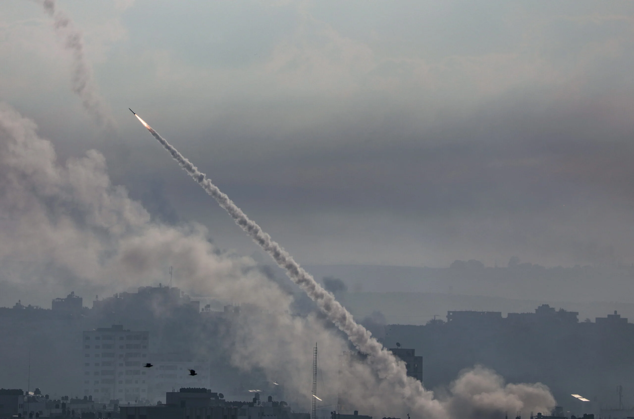 Aιφνιδιαστική επίθεση της Χαμάς με ενόπλους στο έδαφος του Ισραήλ