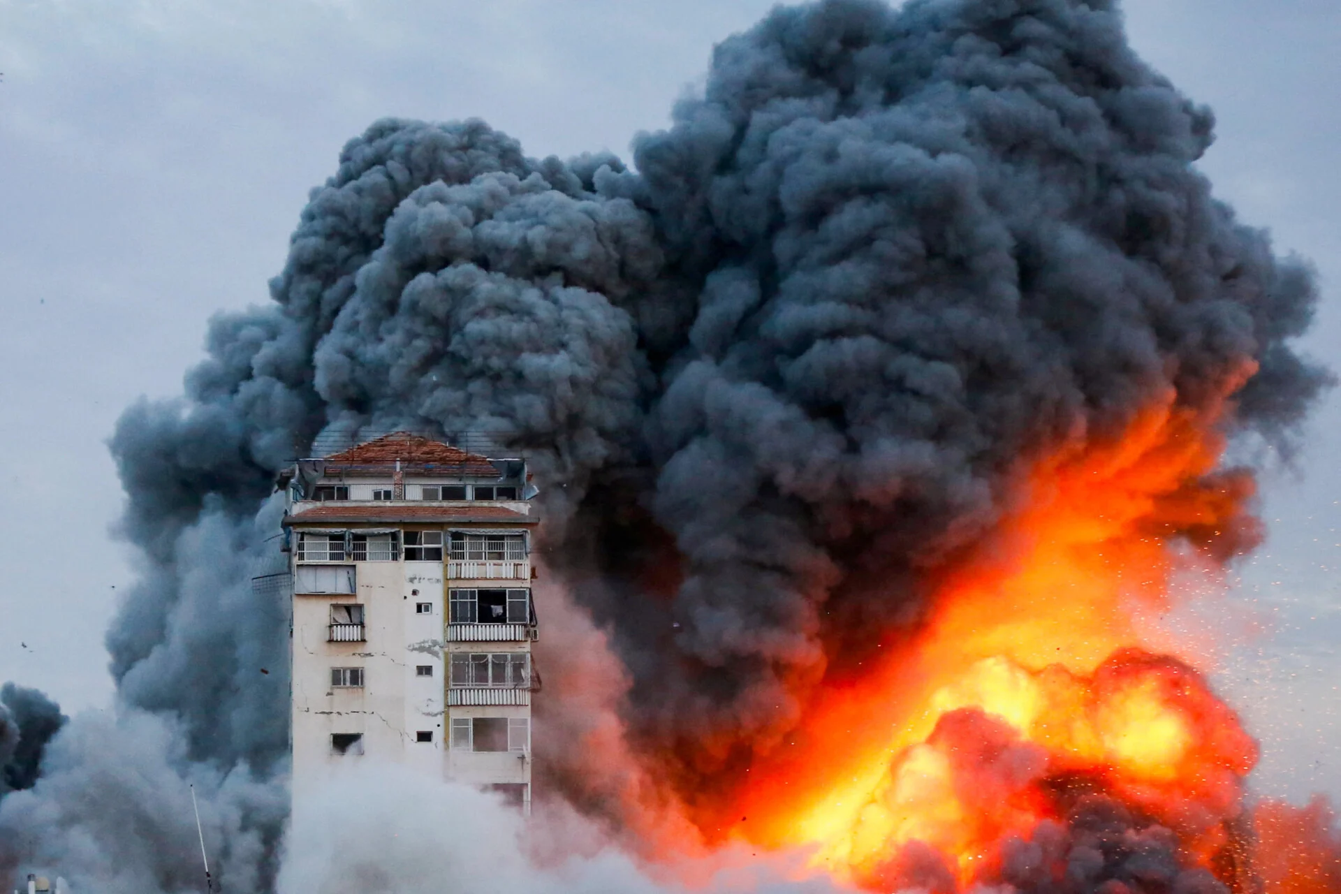 Το Ισραήλ «απαντά» στη φονική επίθεση της Χαμάς