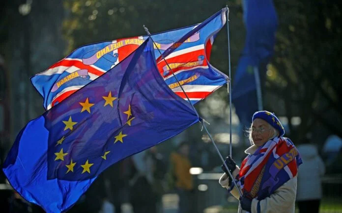 Βρετανία: Επιστροφή στην ΕΕ θέλουν οι πολίτες, επτά χρόνια μετά το δημοψήφισμα για Brexit