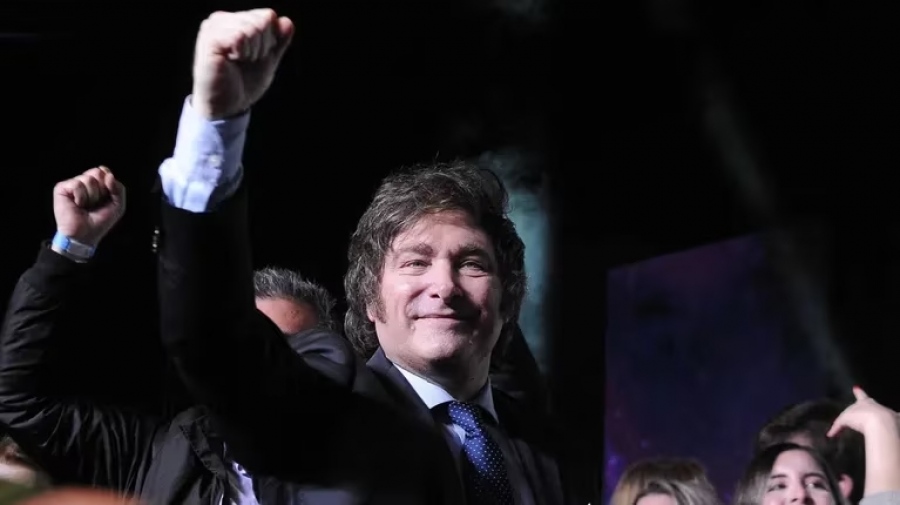 Ο ακροδεξιός με το αλυσοπρίονο Javier Milei πρόεδρος της Αργεντινής με 55,6% – Σχεδιάζει θεραπεία – σοκ στην οικονομία