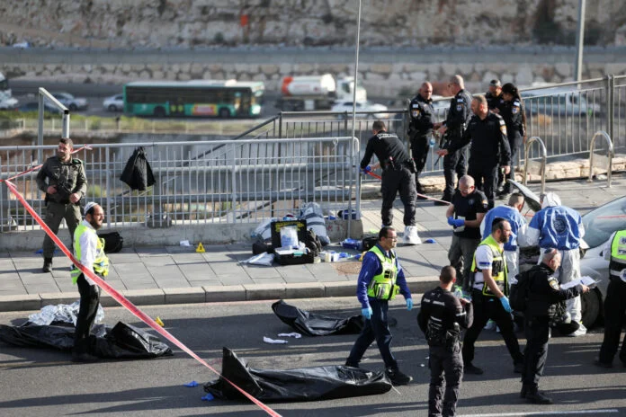 Ιερουσαλήμ: 3 νεκροί από επίθεση με αυτόματο όπλο σε στάση λεωφορείου
