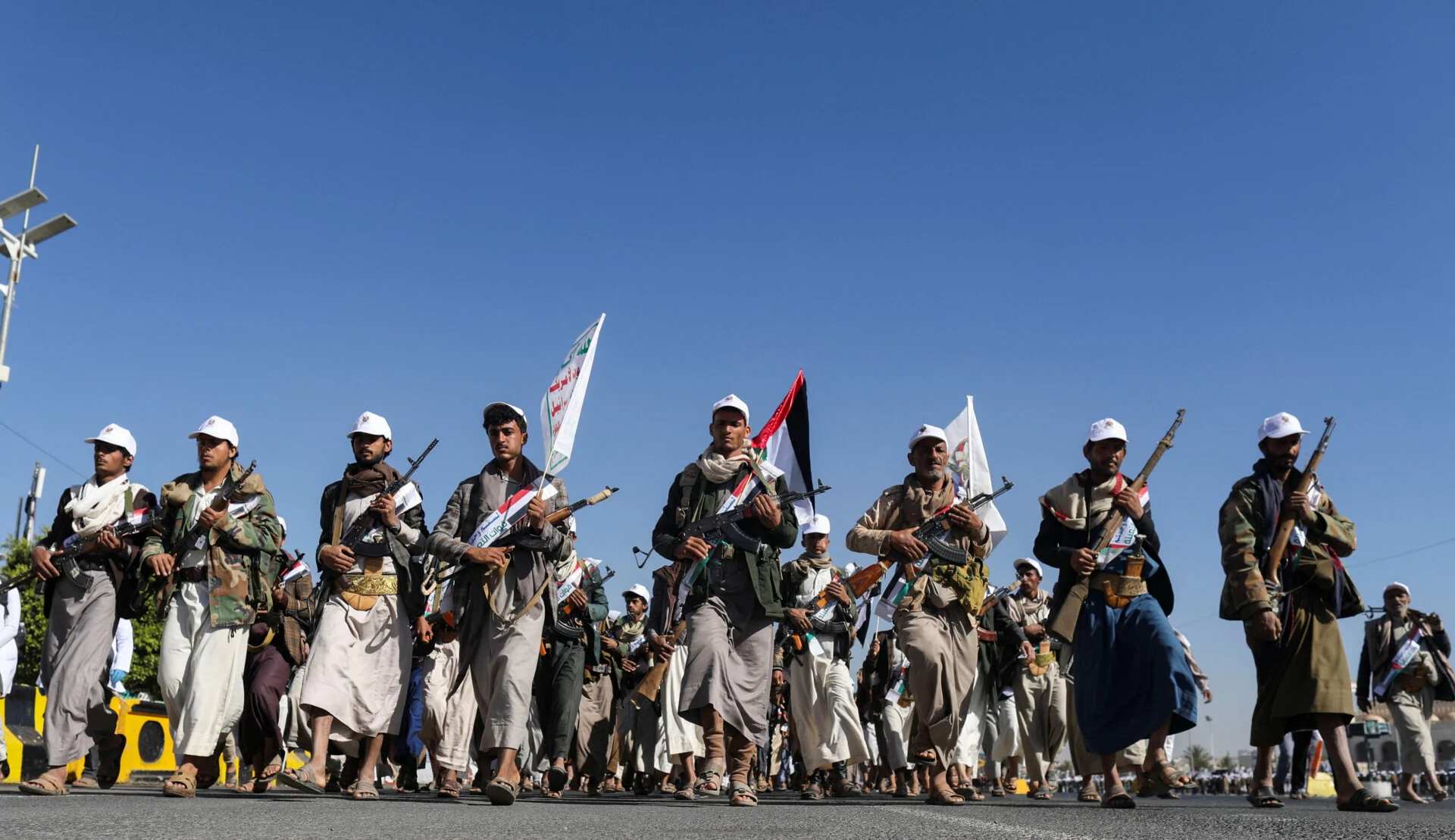 Η σημασία της Ερυθράς Θάλασσας- Τι θέλουν οι Χούθι που πραγματοποιούν τις επιθέσεις
