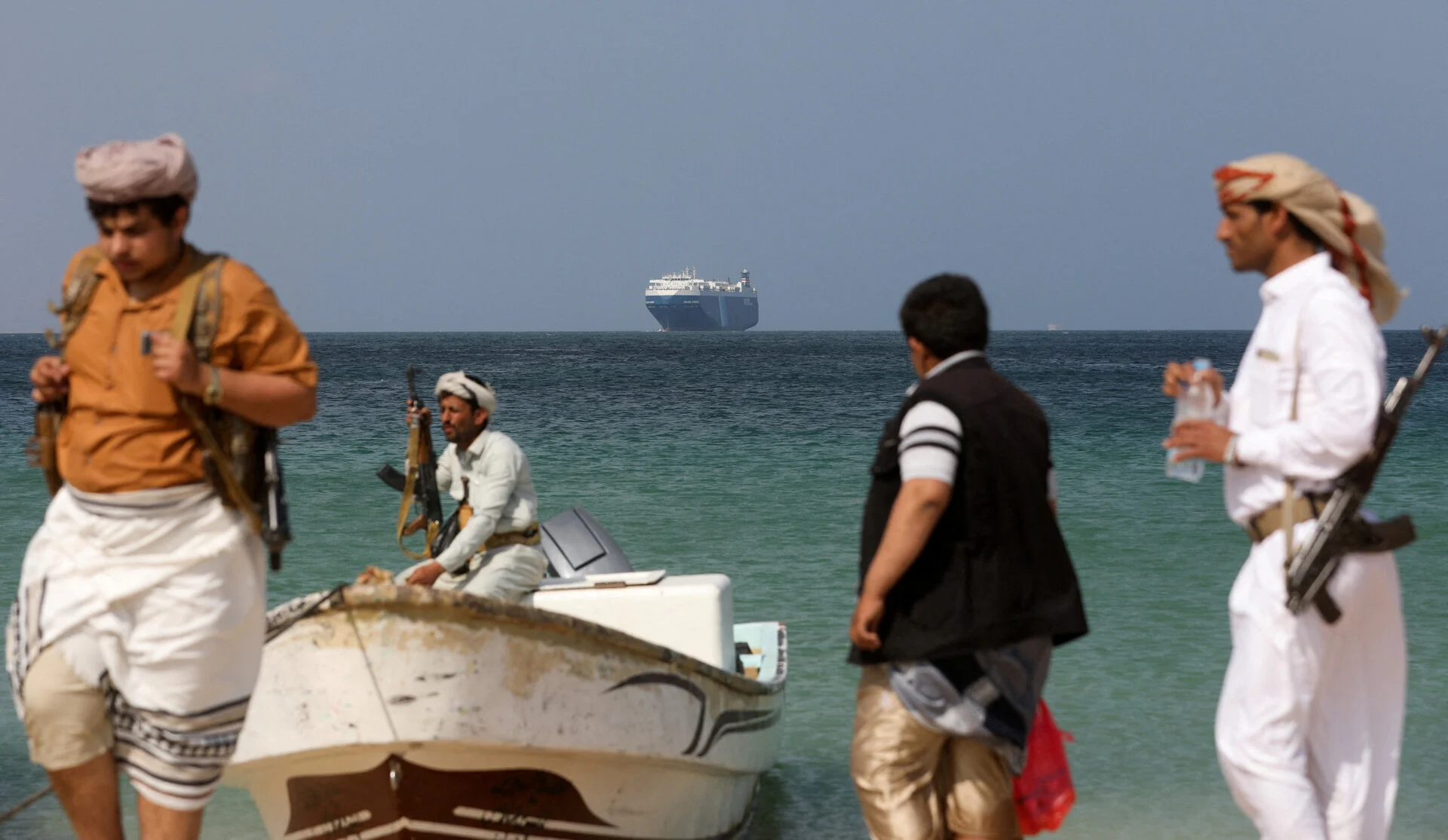 Νέες επιθέσεις σε πλοία στην Ερυθρά Θάλασσα και ανοικτά της Ινδίας! ΗΠΑ και Βρετανία κατηγορούν το Ιράν
