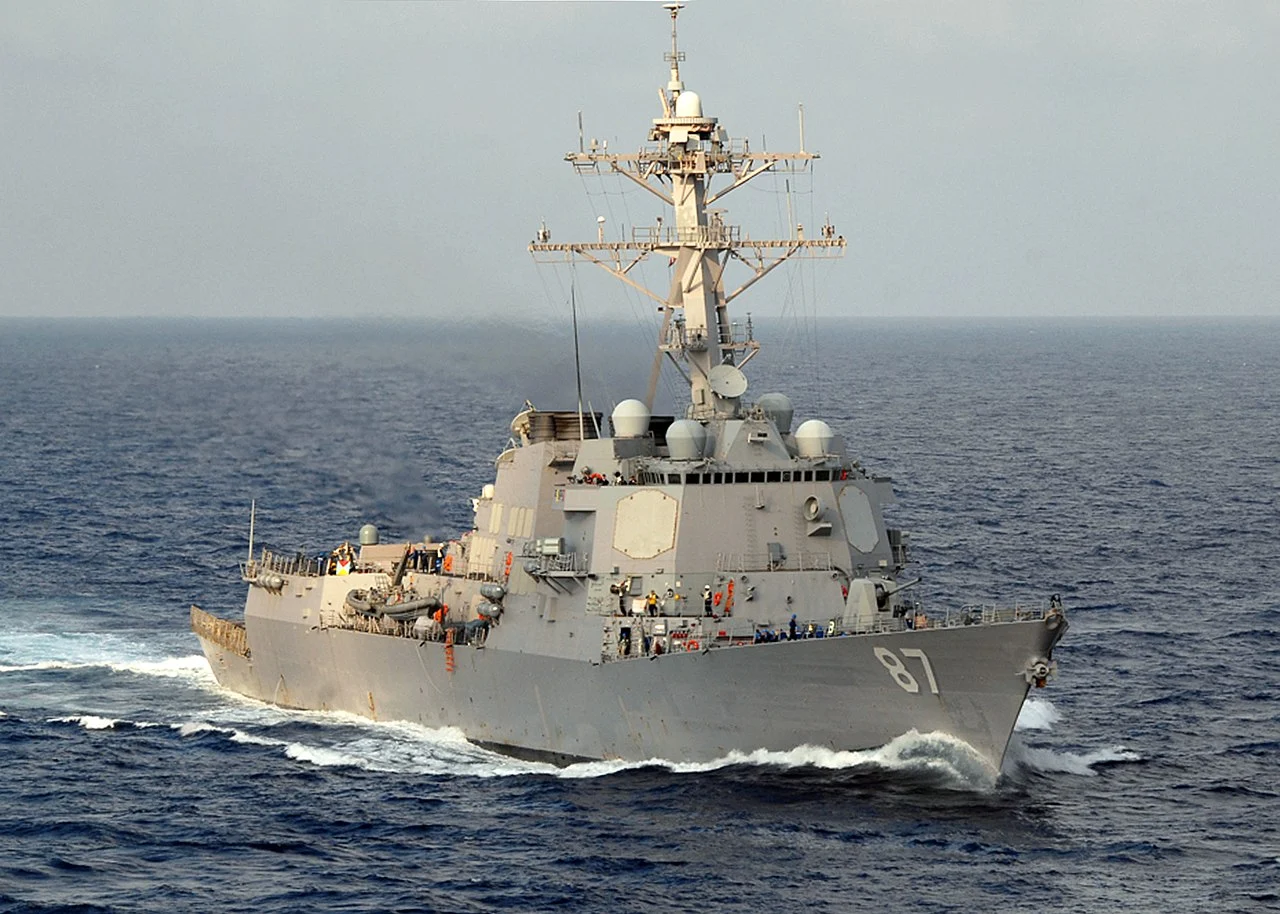 Ερυθρά Θάλασσα: Το USS Mason κατέρριψε drone και βαλλιστικό πύραυλο των Χούθι