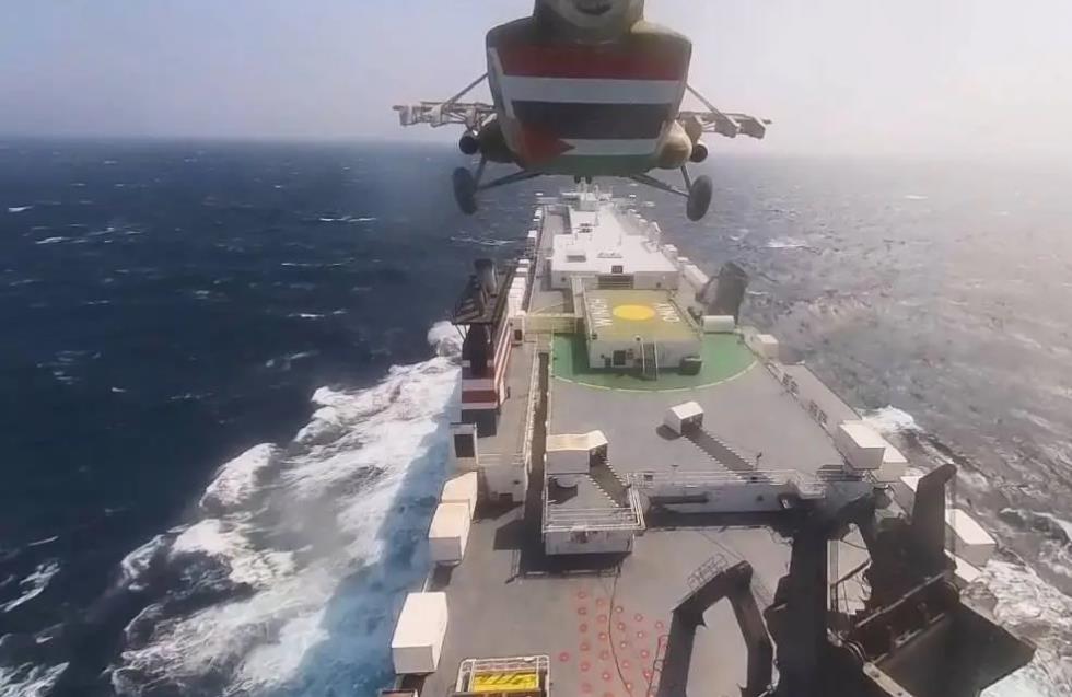 Εννέα στα 10 πλοία αποφεύγουν την Ερυθρά Θάλασσα λόγω των Χούθι