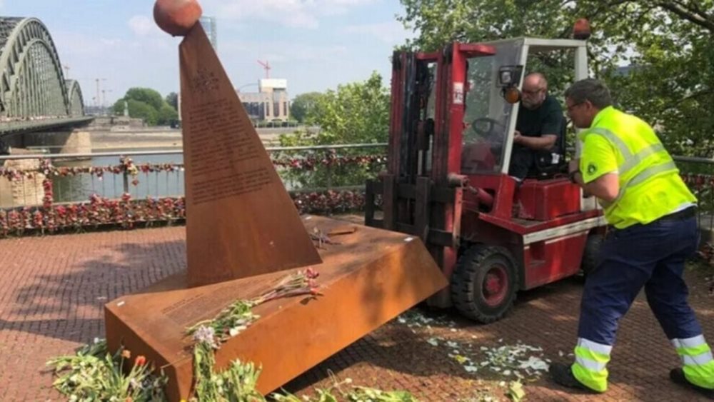 Κολωνία: Αφαιρείται μνημείο της Γενοκτονίας των Αρμενίων μετά από πίεση Γκρίζων Λύκων και πιστών του Πολιτικού Ισλάμ