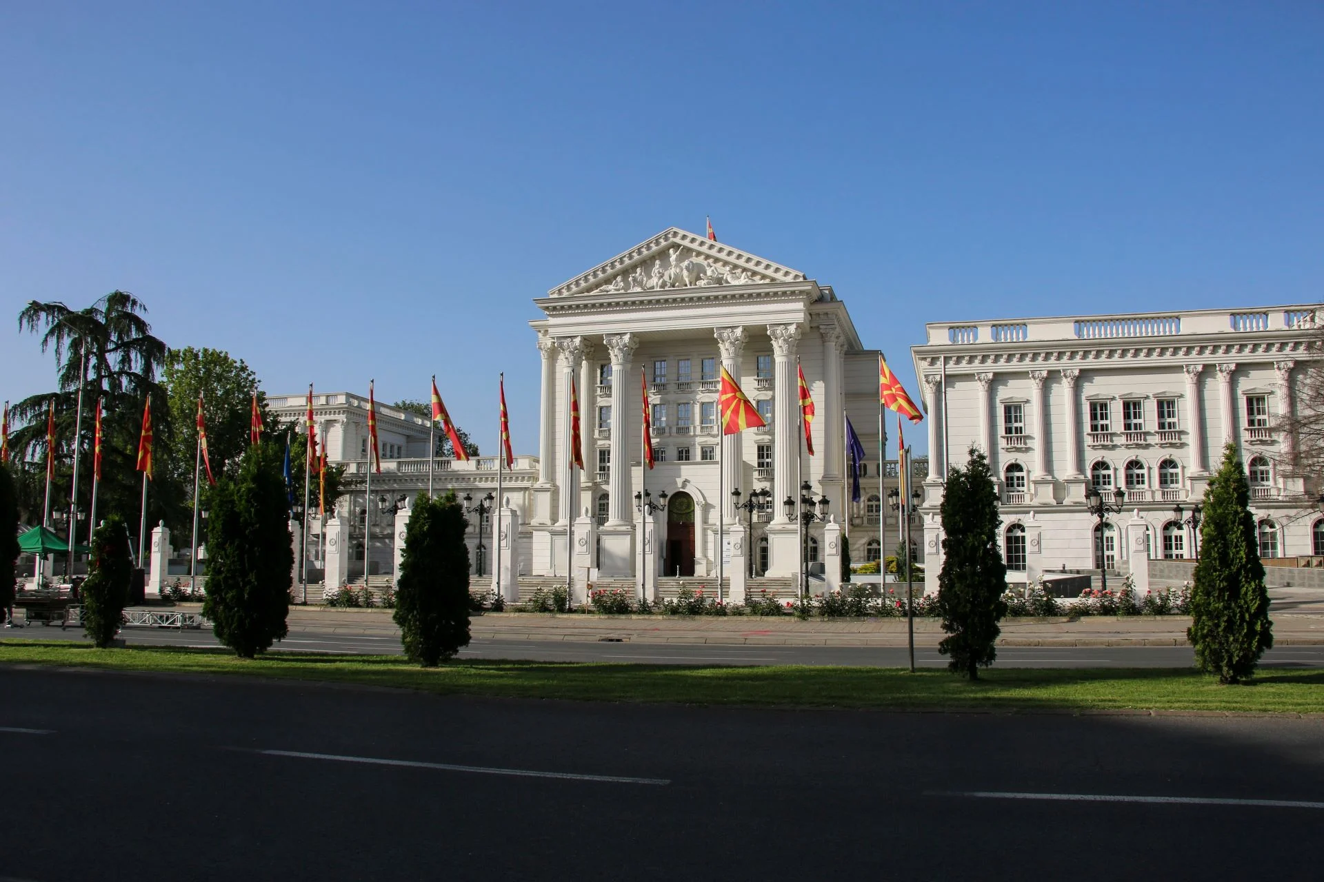 Σκόπια: Αντιμέτωπη με «επιδημία διαφθοράς» η χώρα λέει η πρέσβης των ΗΠΑ
