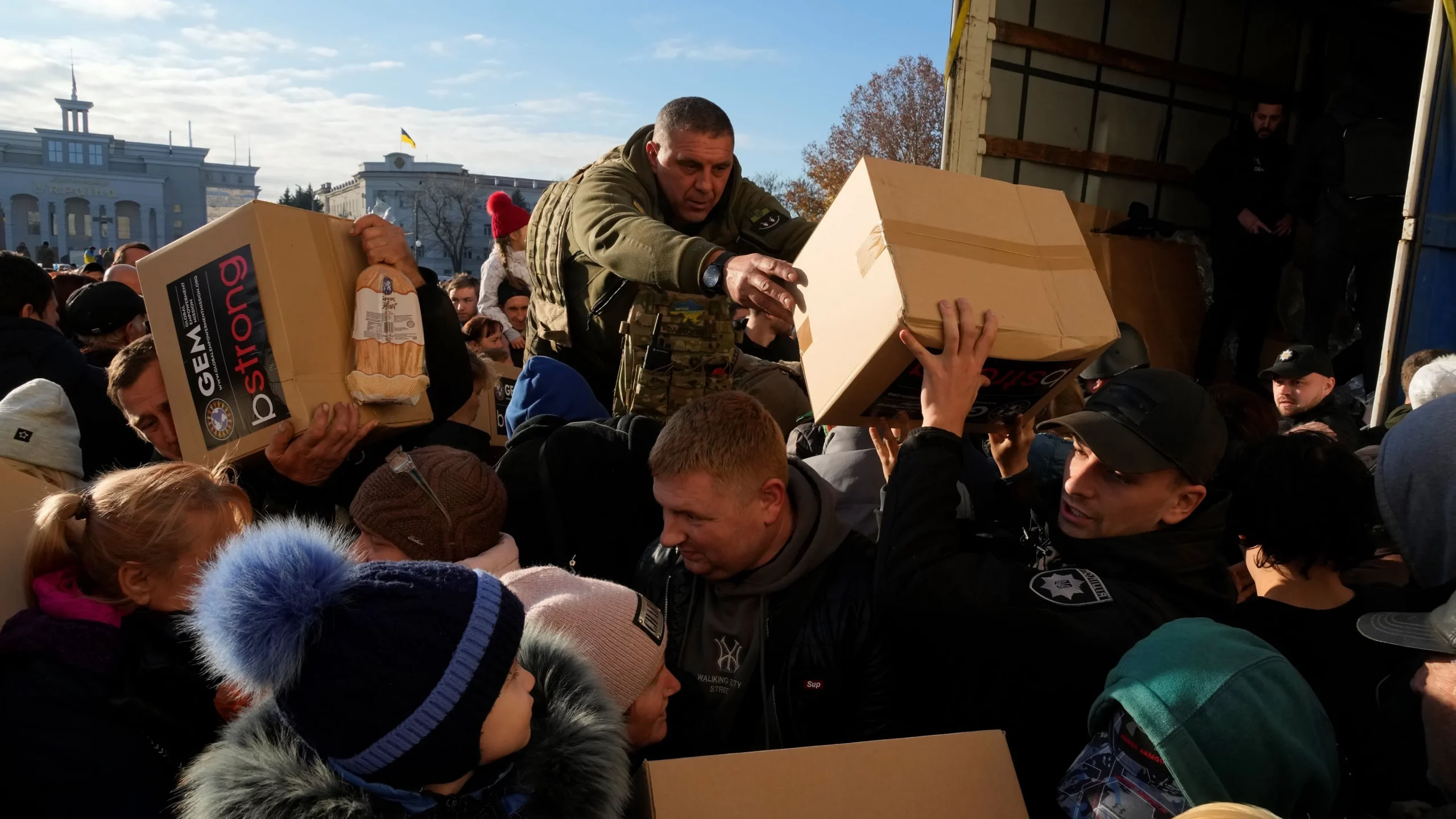 Κινδυνεύουν οι περιοχές Κουπιάνσκ και Λιμάν! Οι Ρώσοι πιέζουν ασφυκτικά – “Αγνοείται” η ανθρωπιστική βοήθεια στην Ουκρανία