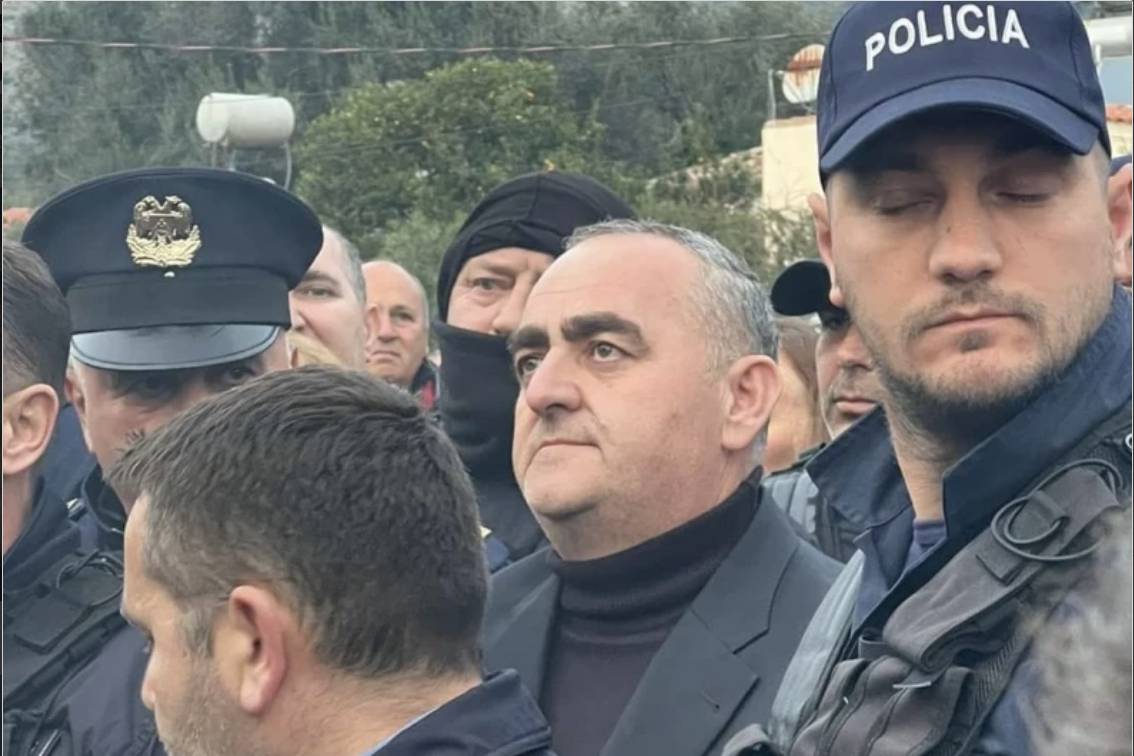 Καψώνια Αλβανών στον Μπελέρη! Η 6ωρη άδεια για την κηδεία της γιαγιάς του τελικά… έγινε 10λεπτη