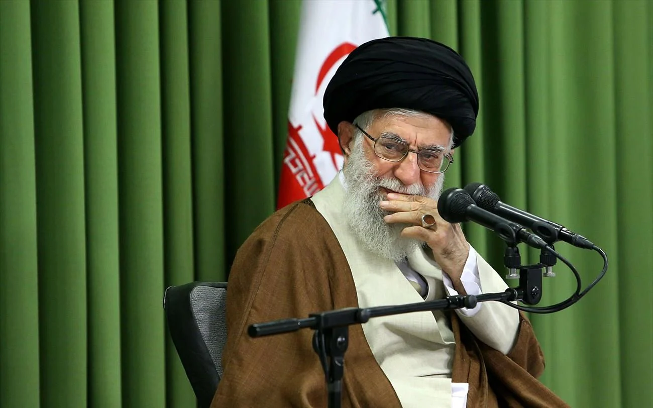 Χαμενεΐ: Υπόσχεται σκληρή απάντηση για την πολύνεκρη βομβιστική επίθεση στο Ιράν