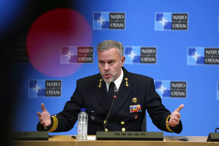 Ολλανδός ναύαρχος Μπάουερ: Το ΝΑΤΟ χρειάζεται έναν «πολεμικό μετασχηματισμό»