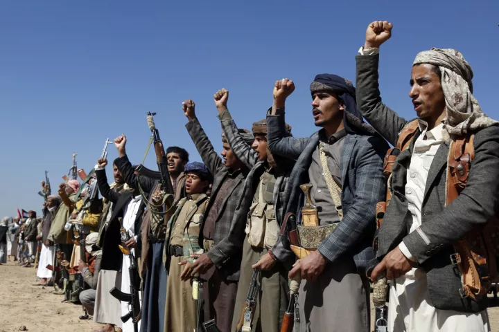 ΗΠΑ: Επανέφεραν τους Χούθι στη λίστα με τις τρομοκρατικές οργανώσεις