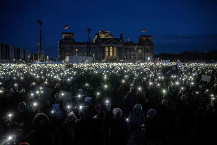 Γερμανία: Εκατοντάδες χιλιάδες άνθρωποι διαδήλωσαν κατά του AfD