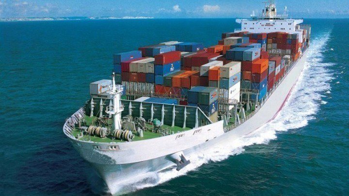 Παροχή συνοδείας σε πλοία μεταφοράς κοντέινερ στην Ερυθρά Θάλασσα από Ινδία