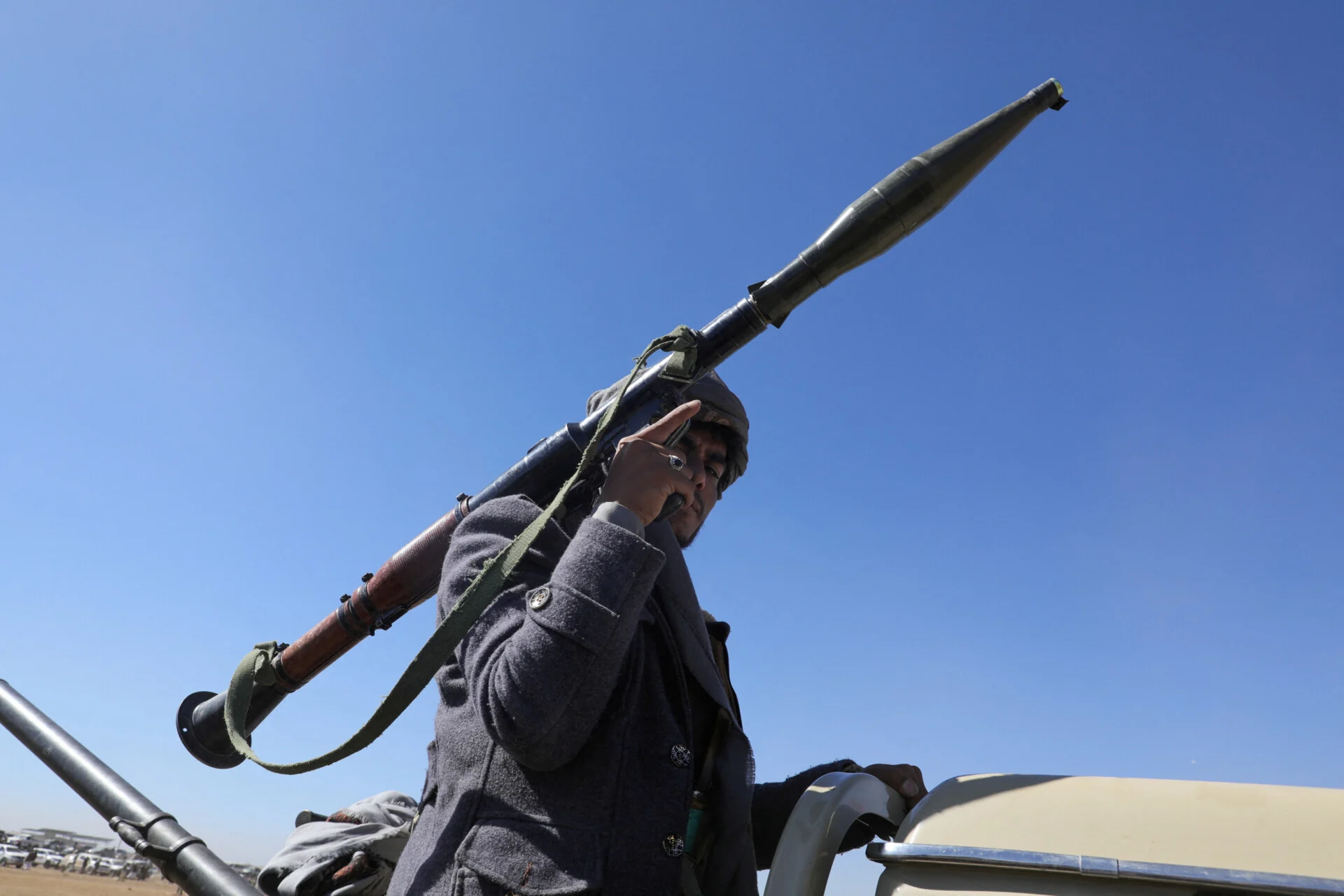 Υεμένη: Αναφορές για αεροπορικές επιθέσεις των ΗΠΑ και της Βρετανίας με στόχο το λιμάνι Ρας Ίσα