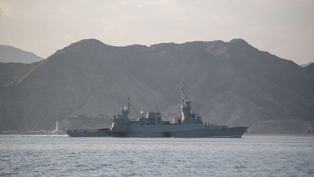 Οι Χούθι με τις επιθέσεις τους σε πλοία, επηρεάζουν την παγκόσμια ναυτιλία και εμπόριο