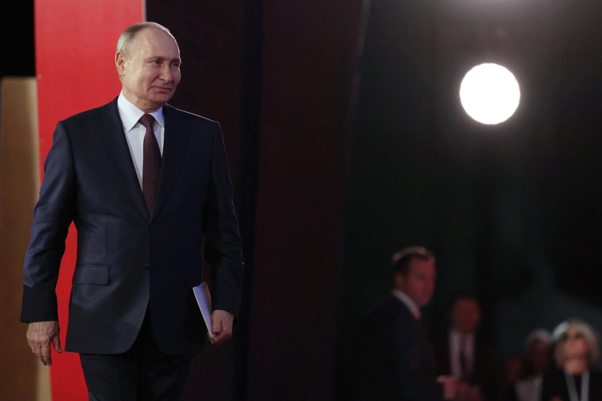 Ο Πούτιν αποκαλεί «βλάκες» τους Ουκρανούς ηγέτες και προειδοποιεί για «ανεπανόρθωτο» πλήγμα, εάν συνεχιστεί ο πόλεμος