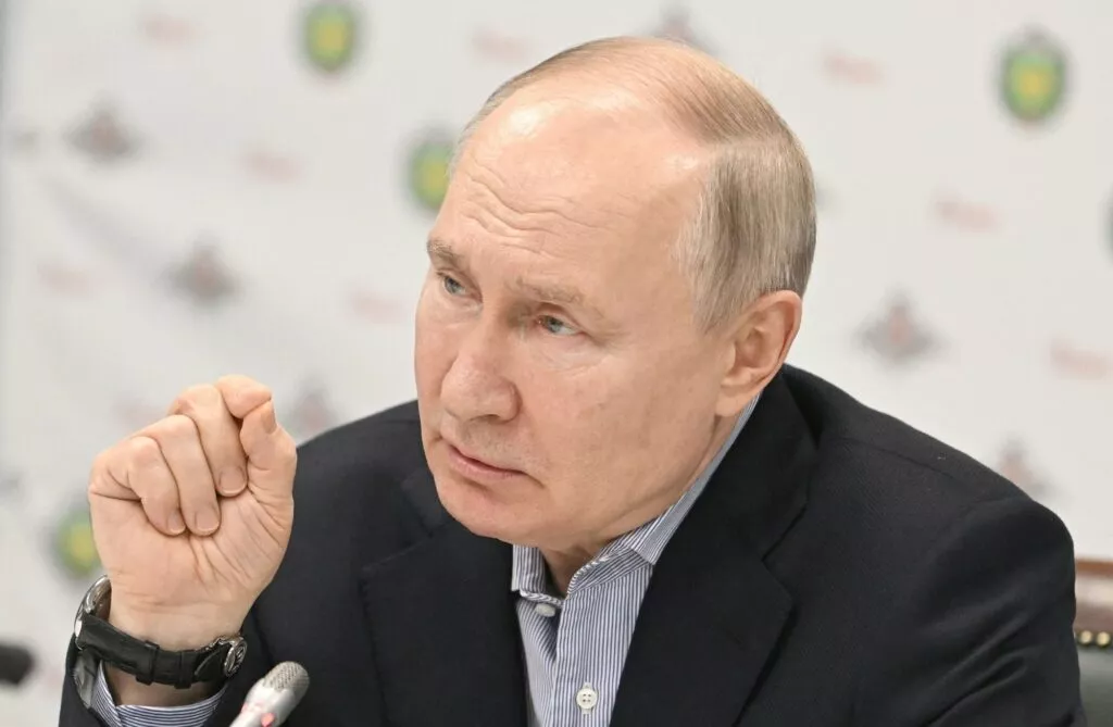 Πούτιν: «Εντείνουμε» τα στρατιωτικά πλήγματα στην Ουκρανία μετά τον βομβαρδισμό του Μπέλγκοροντ