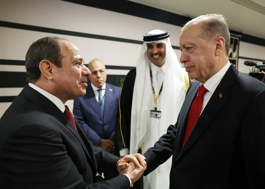 Έσπασε ο «πάγος» Αιγύπτου-Τουρκίας: Τι συζήτησαν Ερντογάν και Αλ Σίσι