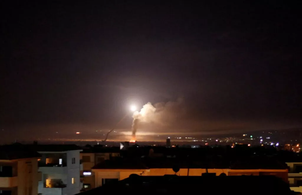 Βομβαρδισμοί ΗΠΑ: Αντιδράσεις από Ιράκ και Συρία