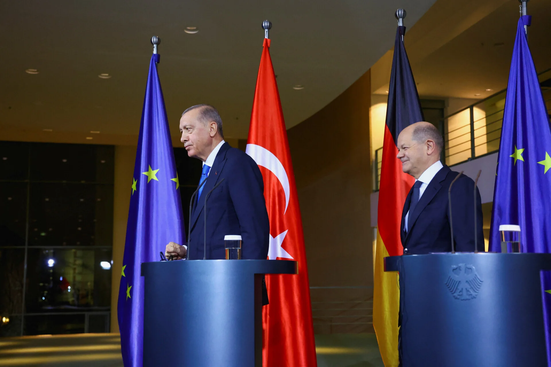 Κόμμα-δούρειος ίππος του Ερντογάν, φιλοδοξεί να μπει στο ευρωκοινοβούλιο και στη γερμανική βουλή