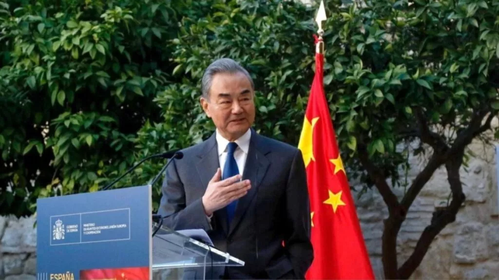 Ουάνγκ Γι, ΥΠΕΞ Κίνας: Θέλουμε συνεργασία με την ΕΕ για την προώθηση του ελεύθερου εμπορίου
