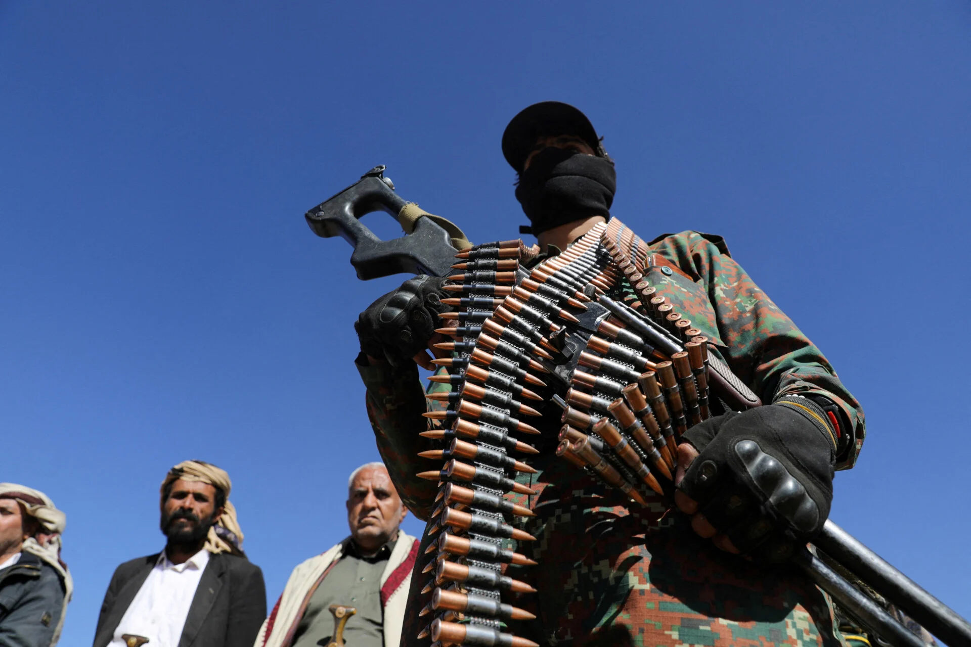 Χούθι: Κήδευσαν 17 μαχητές που σκοτώθηκαν σε αμερικανο-βρετανικά πλήγματα