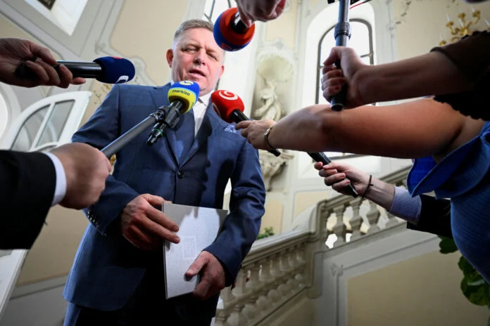 Ρόμπερτ Φίτσο, Πρωθυπουργός Σλοβακίας: Χώρες του ΝΑΤΟ και τις Ε.Ε. εξετάζουν να στείλουν στρατιώτες στην Ουκρανία
