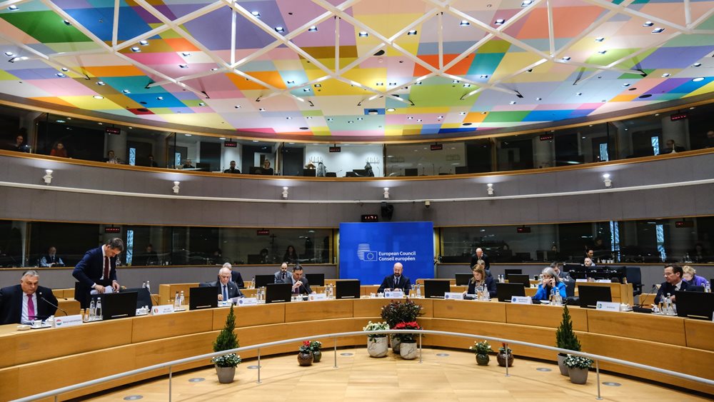 Σύνοδος Κορυφής στις Βρυξέλλες: Οι ευρωπαίοι ηγέτες καλούνται να ενισχύσουν στρατιωτικά την Ουκρανία
