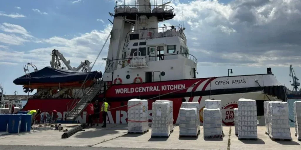 Αμερικανικό πλοίο πλέει προς τη Μεσόγειο για ανθρωπιστική βοήθεια στη Γάζα – Πάει μέσω Κύπρου (εικόνες)