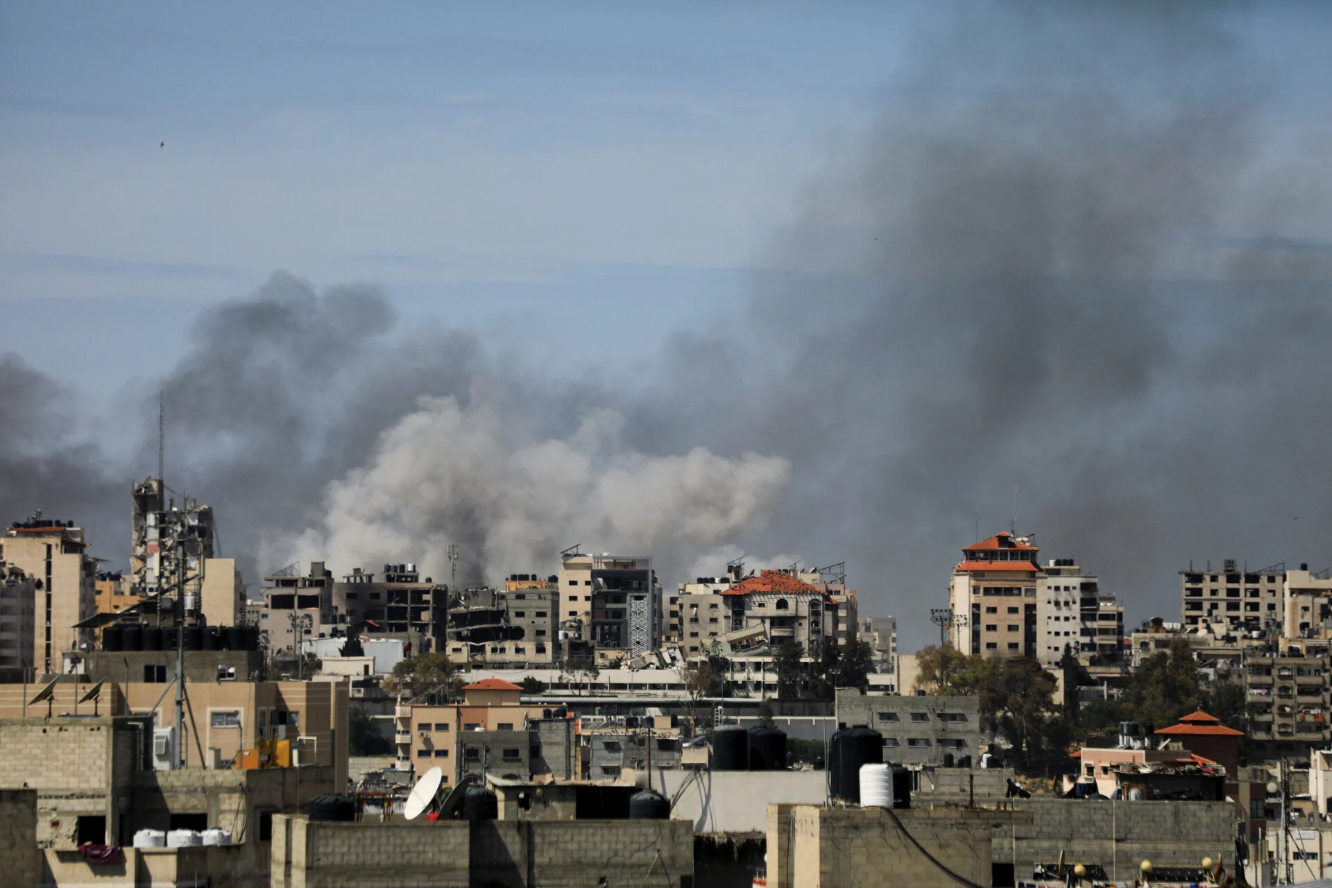 Γάζα: Επαναλαμβάνονται οι συνομιλίες για εκεχειρία στο Κάιρο
