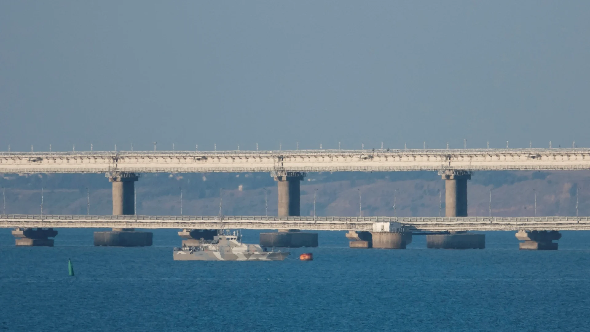 Κριμαία: Η Ουκρανία ανακοίνωσε ότι έπληξε δύο ρωσικά πλοία
