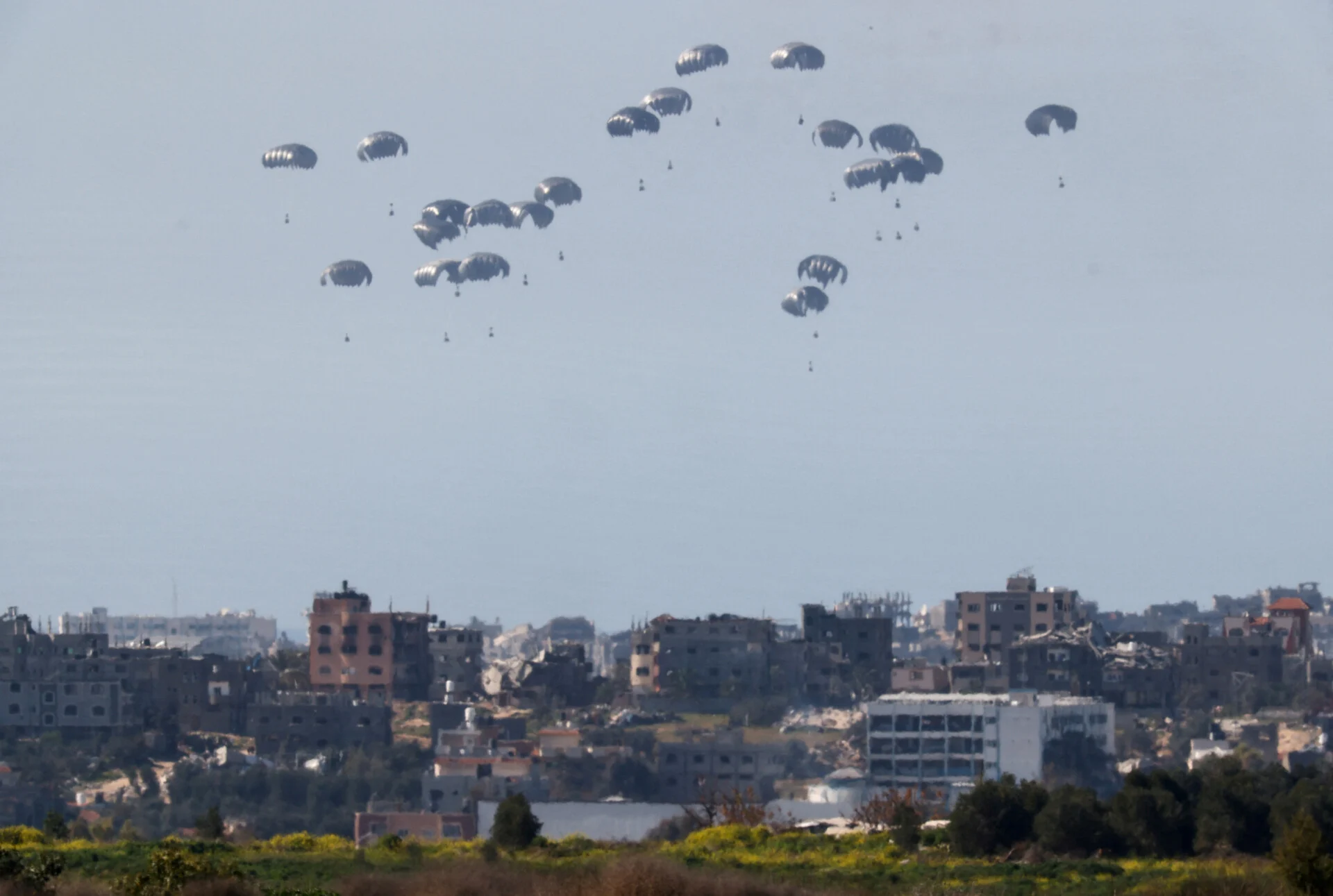 Γάζα: Αεροσκάφη των ΗΠΑ και της Ιορδανίας έριξαν πάνω από 36.000 γεύματα