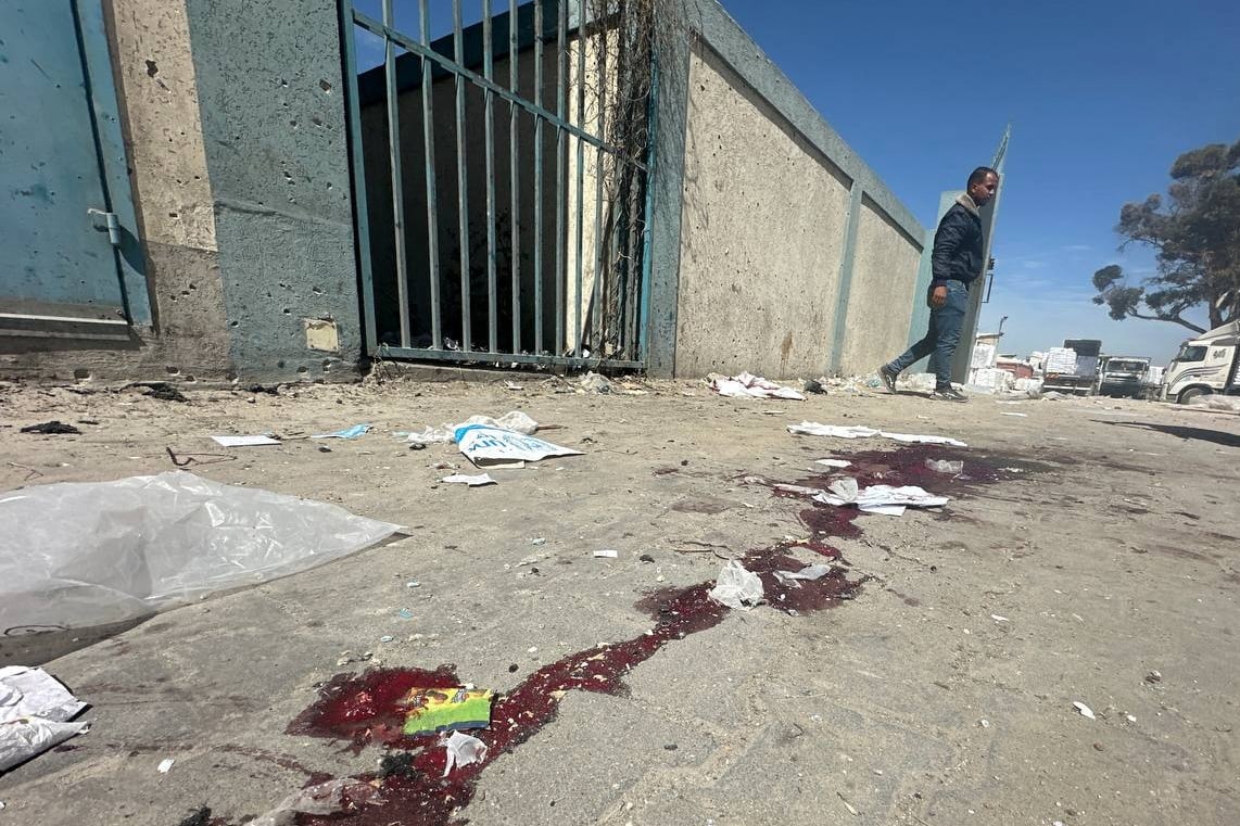 UNRWA: Τουλάχιστον ένας εργαζόμενος νεκρός μετά τον ισραηλινό βομβαρδισμό στη Ράφα