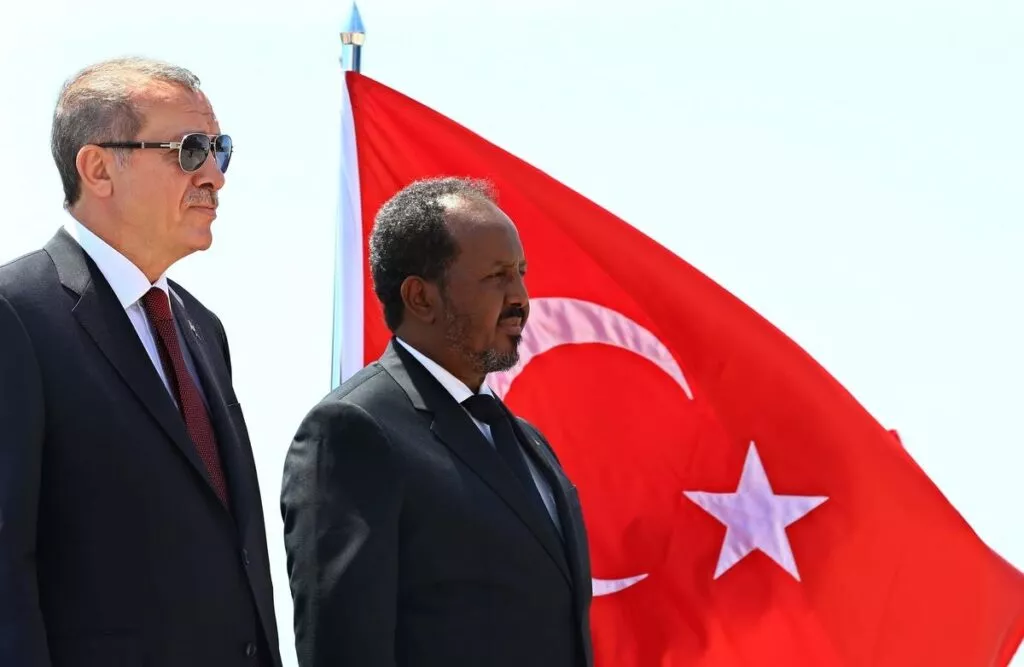 Τουρκία: Από τη Γαλάζια Πατρίδα στην κατάκτηση της Αφρικής με drones, στρατιωτικά οχήματα και βάσεις