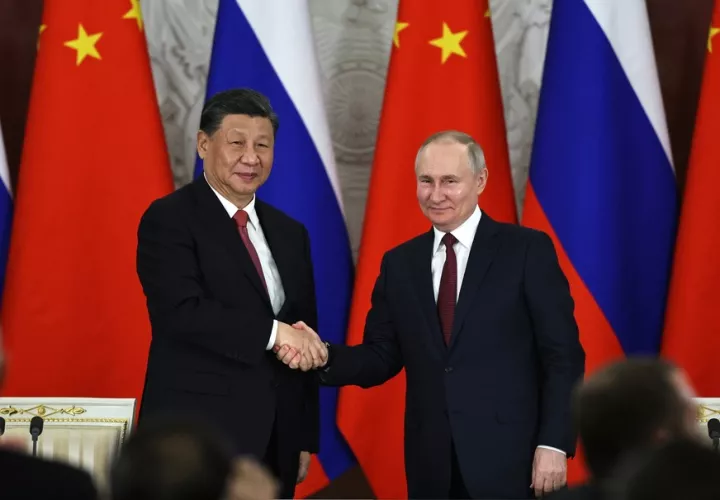 Ρωσία: H Μόσχα και το Πεκίνο θα συνεχίσουν να αναπτύσσουν τις σχέσεις τους