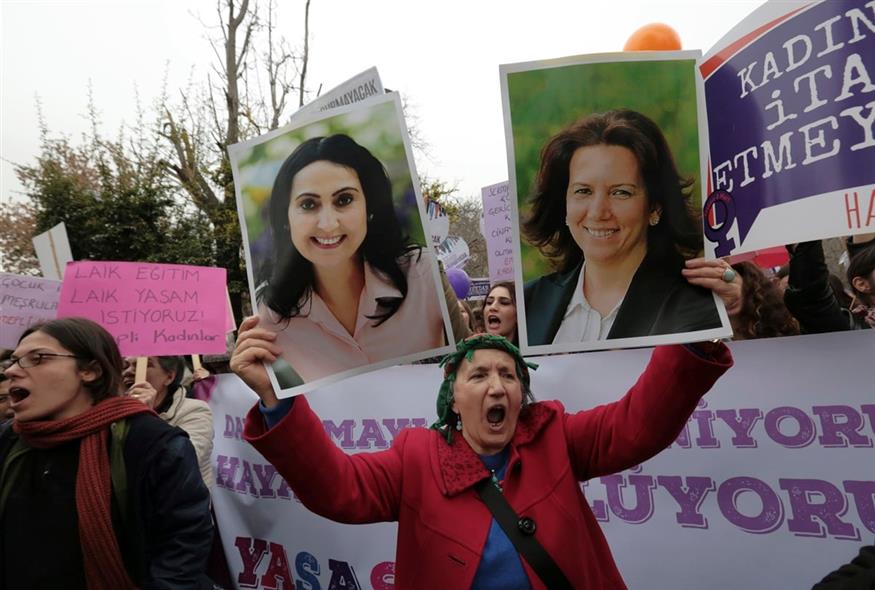 Ανησυχία για τις γυναικοκτονίες στην Τουρκία! 37 γυναίκες δολοφονήθηκαν μόνο μέσα στον Μάρτιο