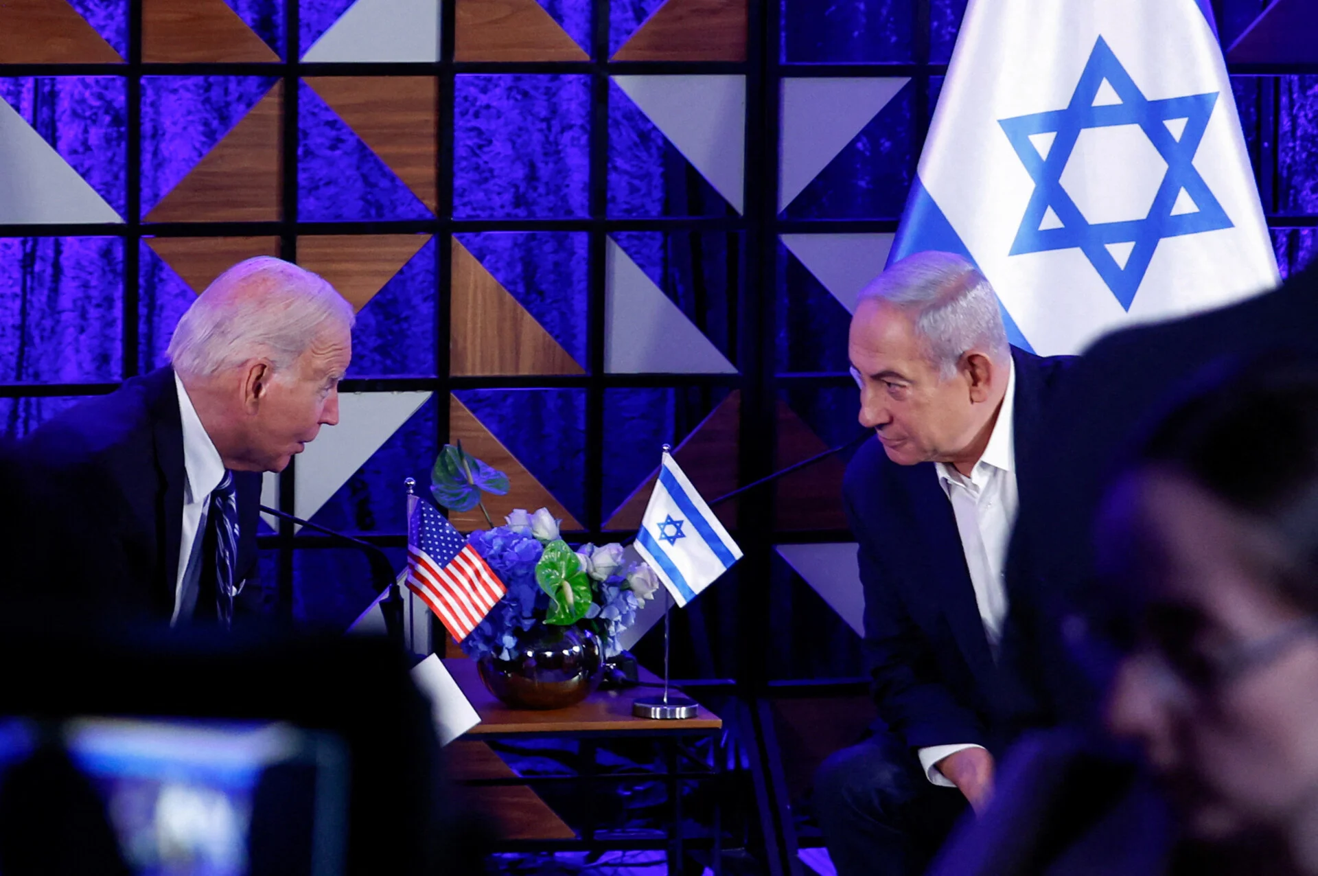 Σύγκρουση Ισραήλ – Ιράν: «Πάγωσε» τα σχέδια για αντίποινα ο Νετανιάχου, μετά το τηλεφώνημα με Μπάιντεν