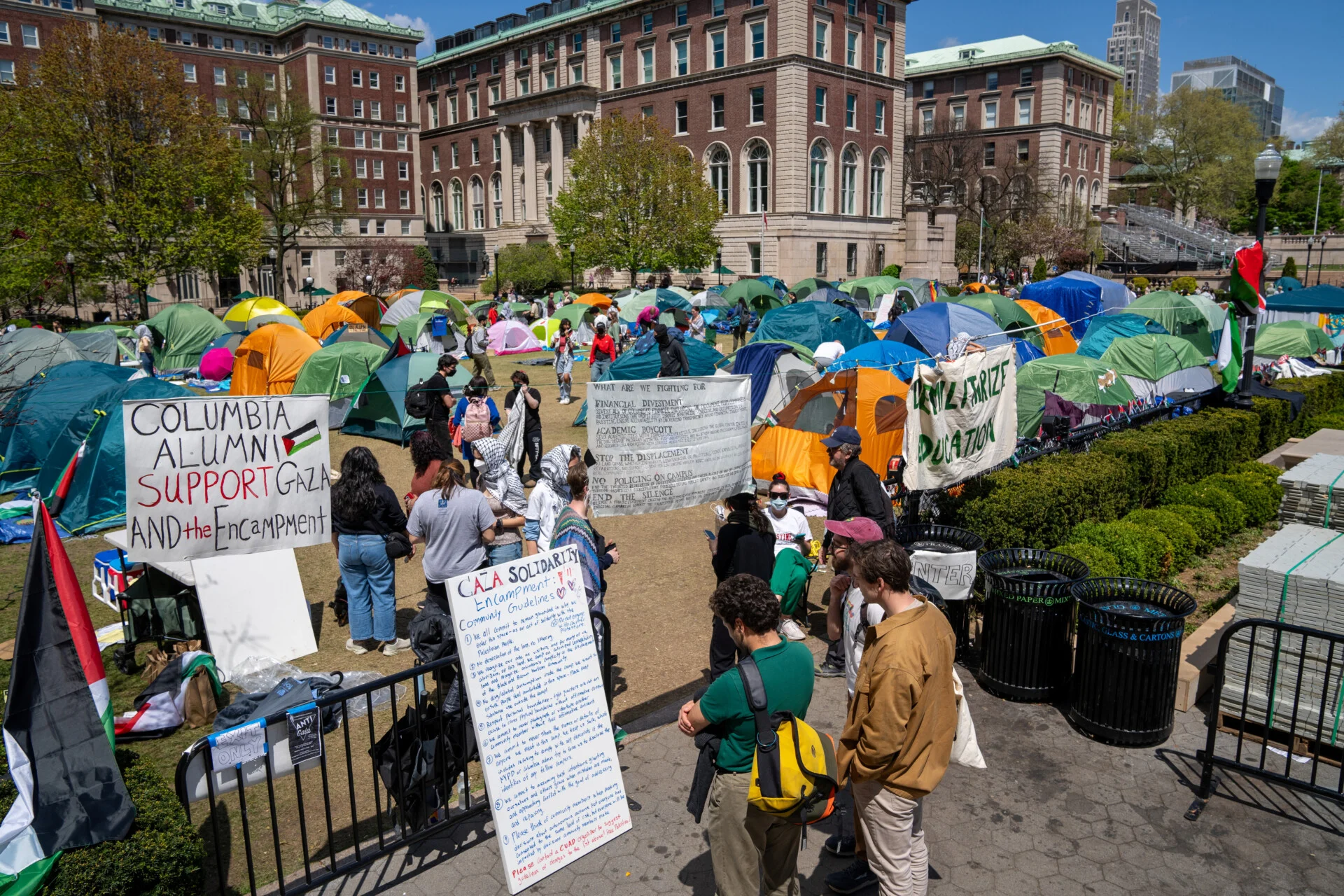 Πανεπιστήμιο Columbia: Διάλογος για ακόμη 48 ώρες με τους φοιτητές για εκκένωση του καταυλισμού στην πανεπιστημιούπολη
