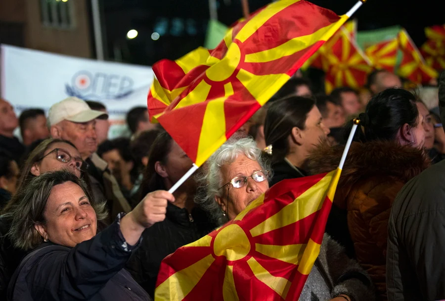 Σκόπια: Αμφίρροπες εκλογές την Τετάρτη, σχεδόν σίγουρος ο δεύτερος γύρος