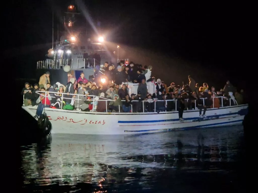 Επιχείρηση της Κύπρου για αποτροπή εισροής μετανάστων από Λίβανο – Απέτρεψαν πέντε βάρκες