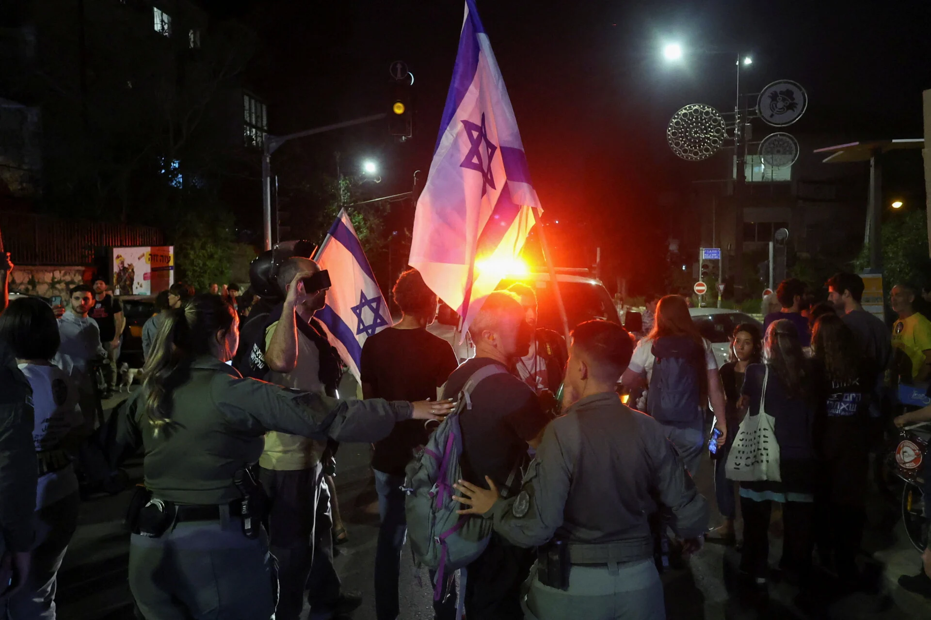 Ισραήλ: Συγγενείς των ομήρων ζητούν έξω από την Κνεσέτ παραίτηση Νετανιάχου