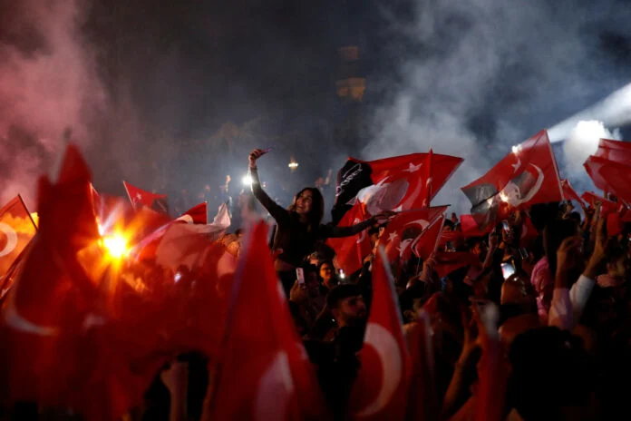Οδεύει προς το τέλος ο μύθος Ερντογάν – Έχασε τις τρεις μεγάλες πόλεις και 19 πρωτεύουσες νομών που κατείχε